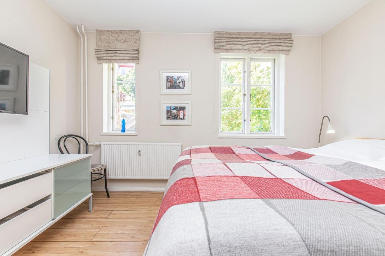 Fewo1846 - Gerty Molzen - Komfortable 2-Zimmer-Wohnung Mit Terrasse Im Stadtzentrum Flensburg Buitenkant foto
