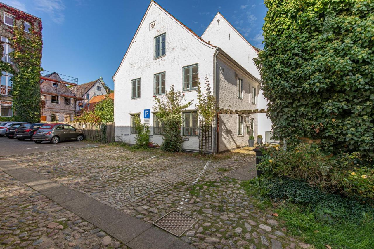 Fewo1846 - Gerty Molzen - Komfortable 2-Zimmer-Wohnung Mit Terrasse Im Stadtzentrum Flensburg Buitenkant foto